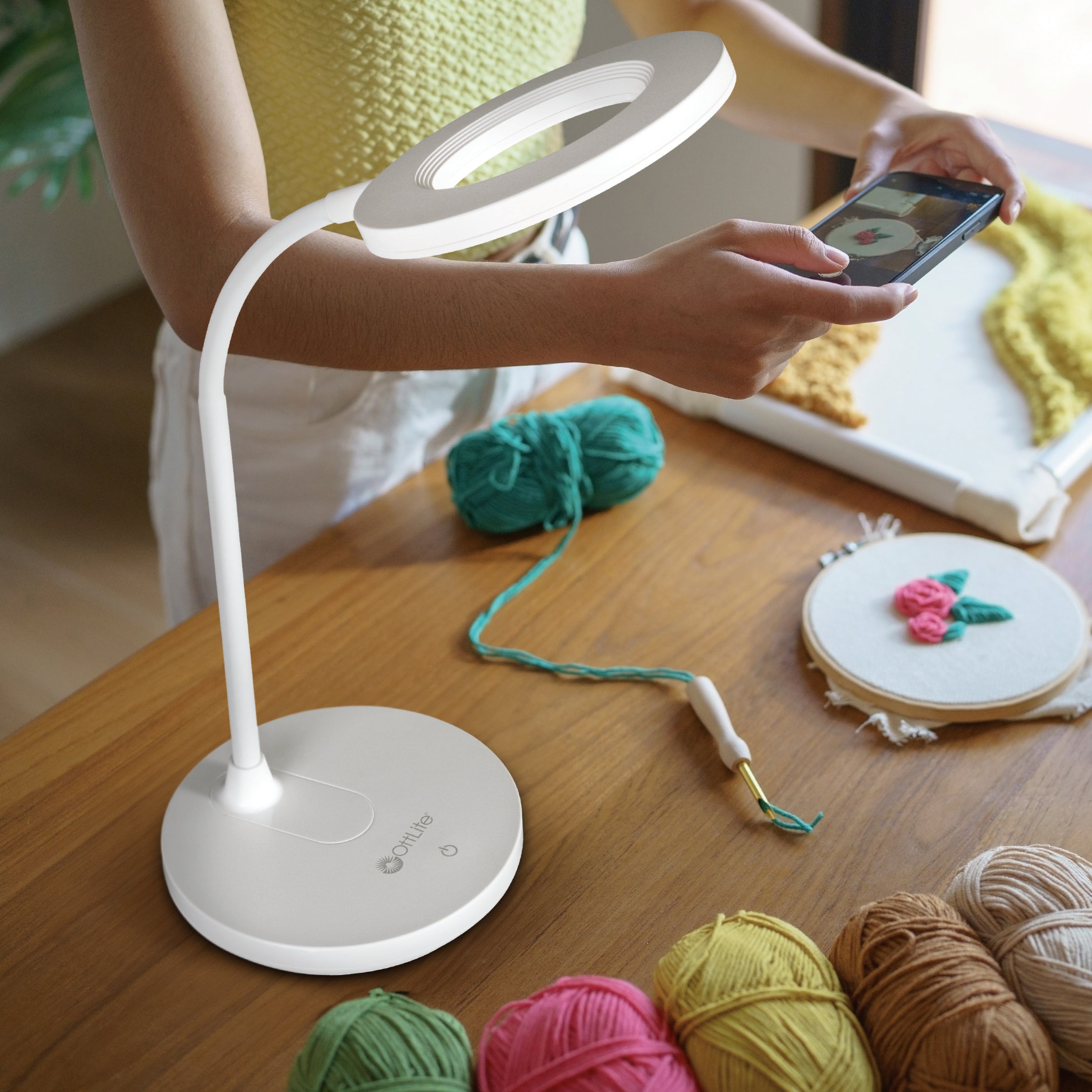 Rechargeable LED Ring Desk Lamp