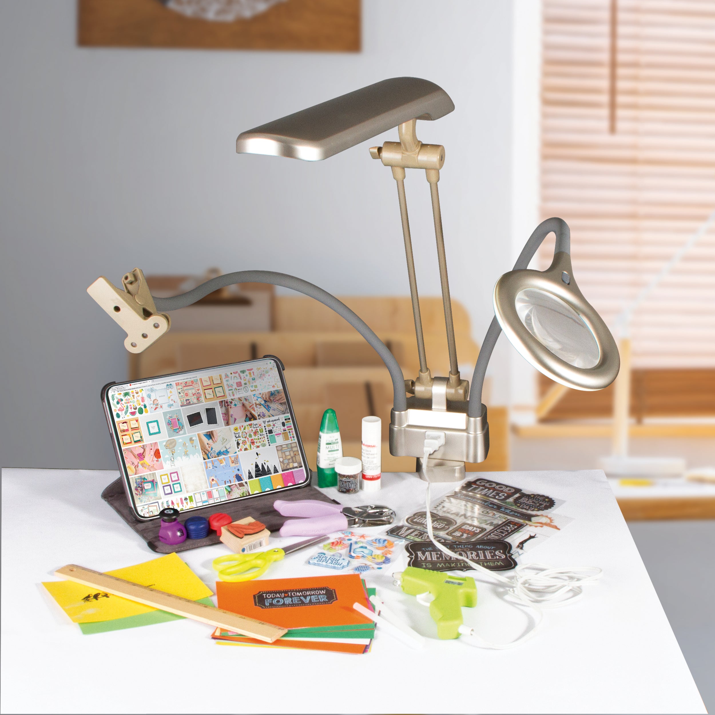 Ultimate LED 3-in-1 Creative Station with Magnifier