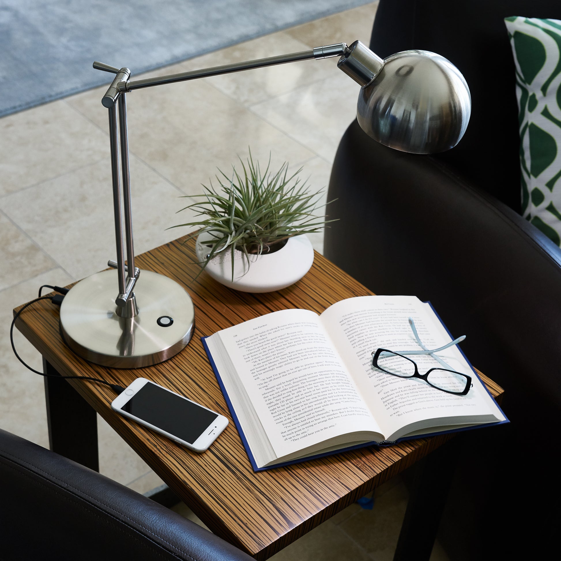 Does Ott Make Old Fashioned Style Desk Lamps? Timeless Elegance!
