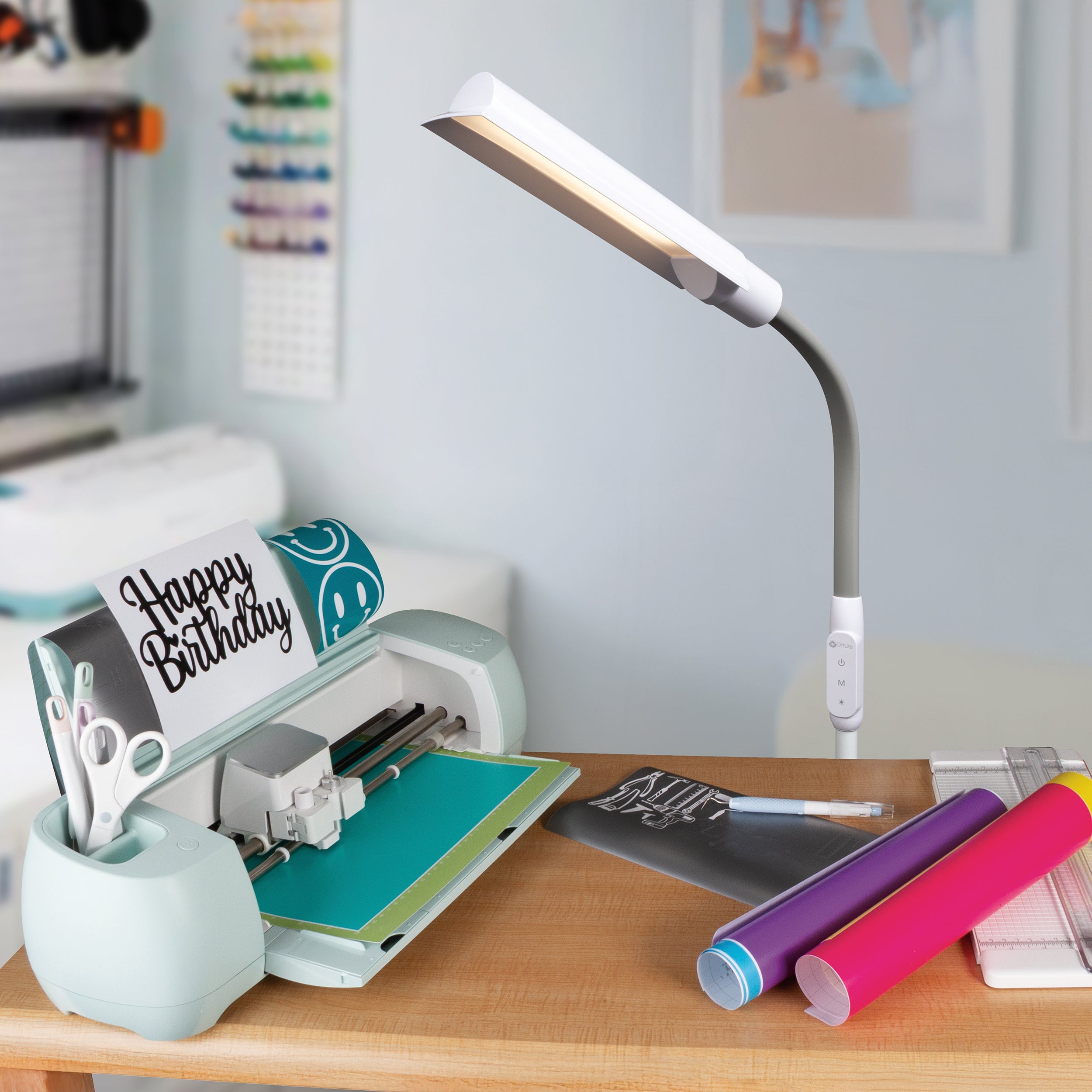 WingShade LED Floor Lamp